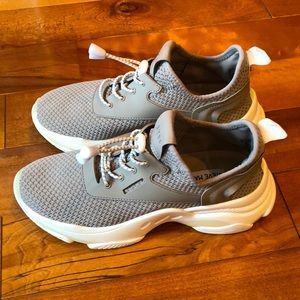 *NEVER WORN* Steve Madden Tennis Shoes